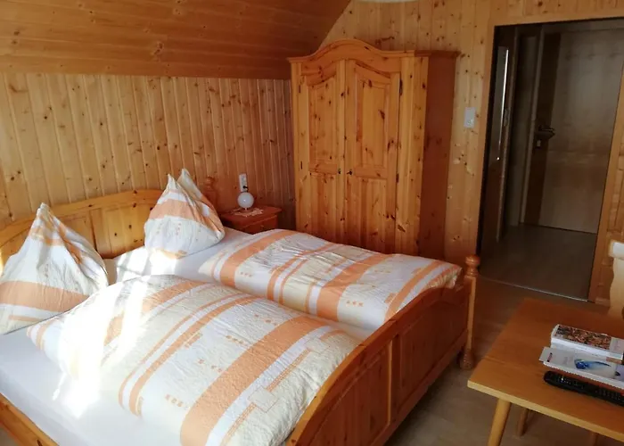 Raffelwirt מלון *